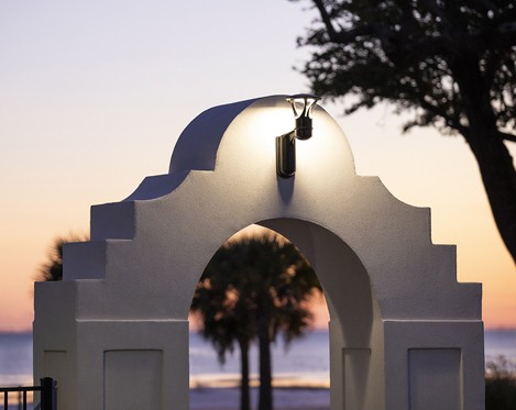 Decorative arch with outdoor lighting